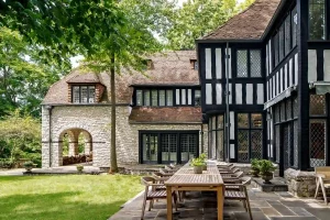 Top Features of Modern Villas for Adventurous Getaways